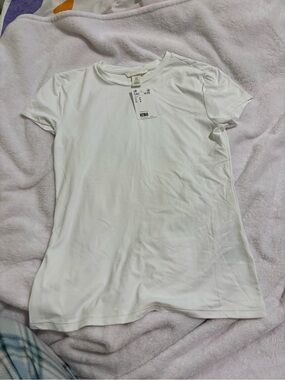 White H&M t-shirt